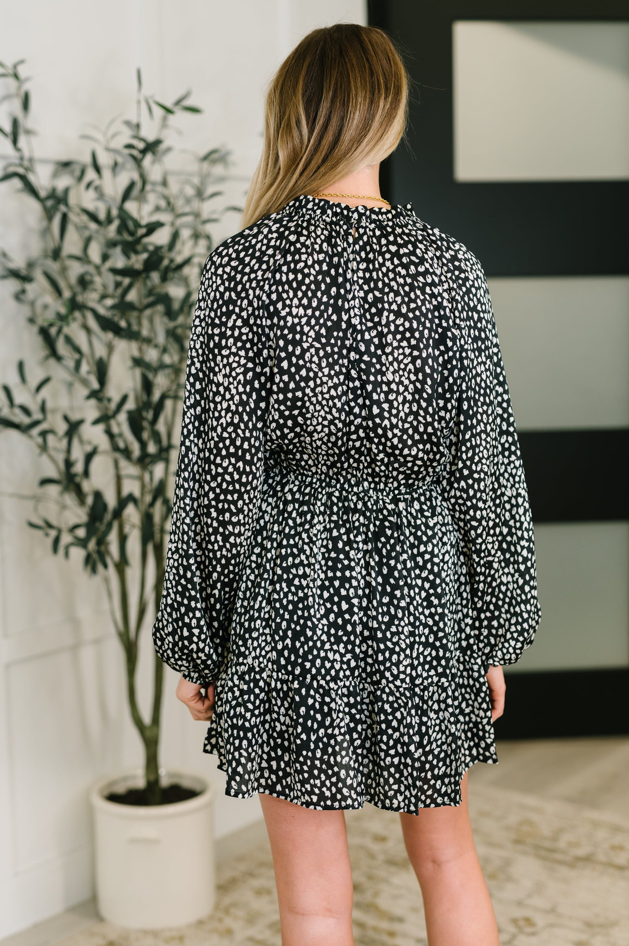 La Robe Pécan in Black