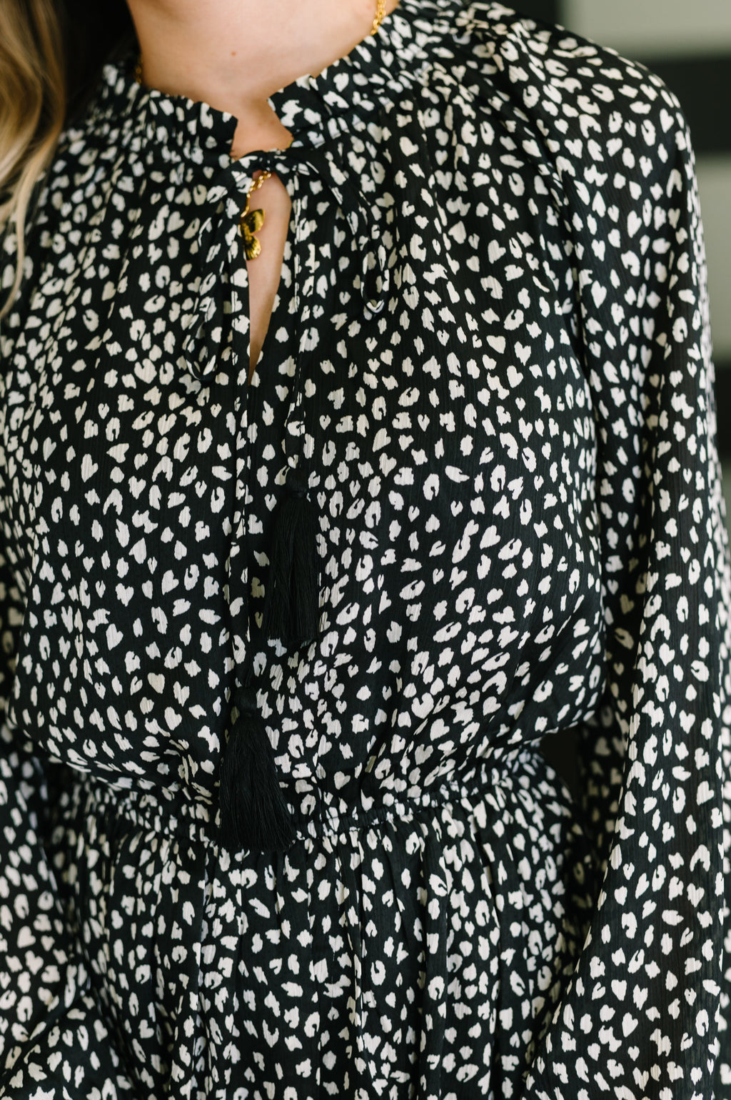 La Robe Pécan in Black