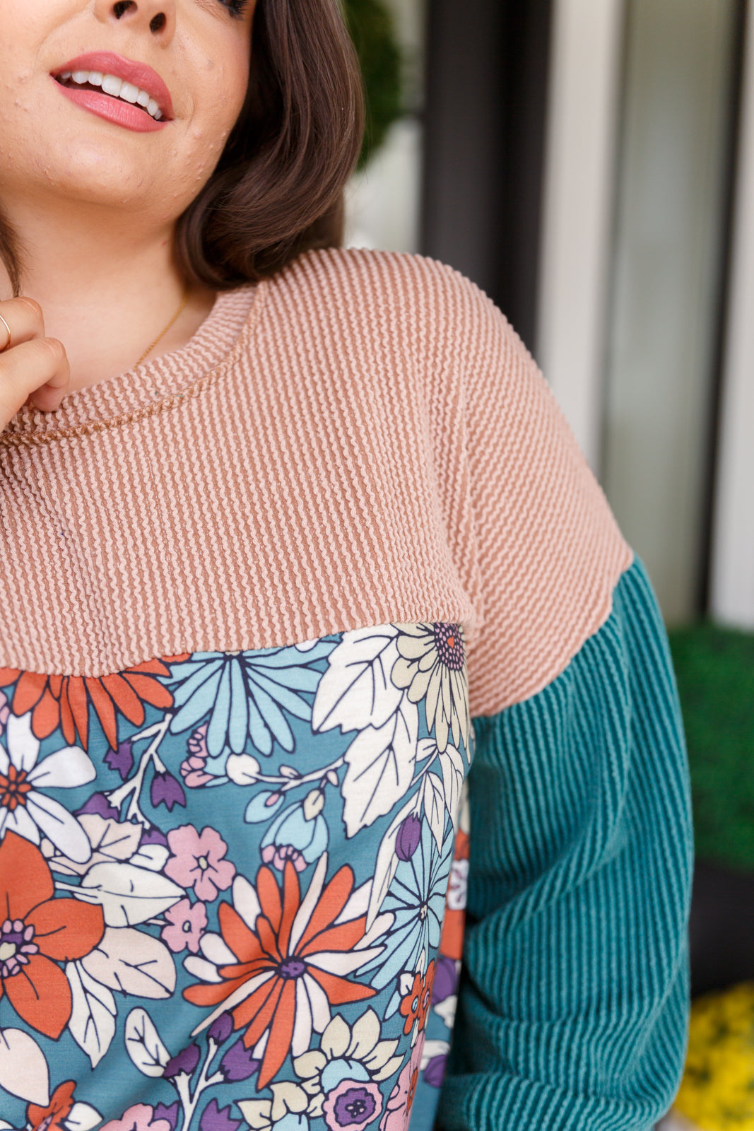 The Jardin Top — A Bloom in Contrast